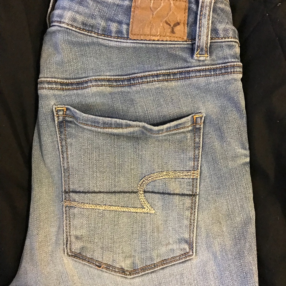 American Eagle woman’s jeans